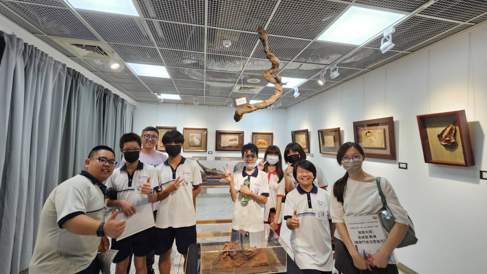 黃媽慶木雕六十 - 生物造型創作+乙巳年生活影像紀錄