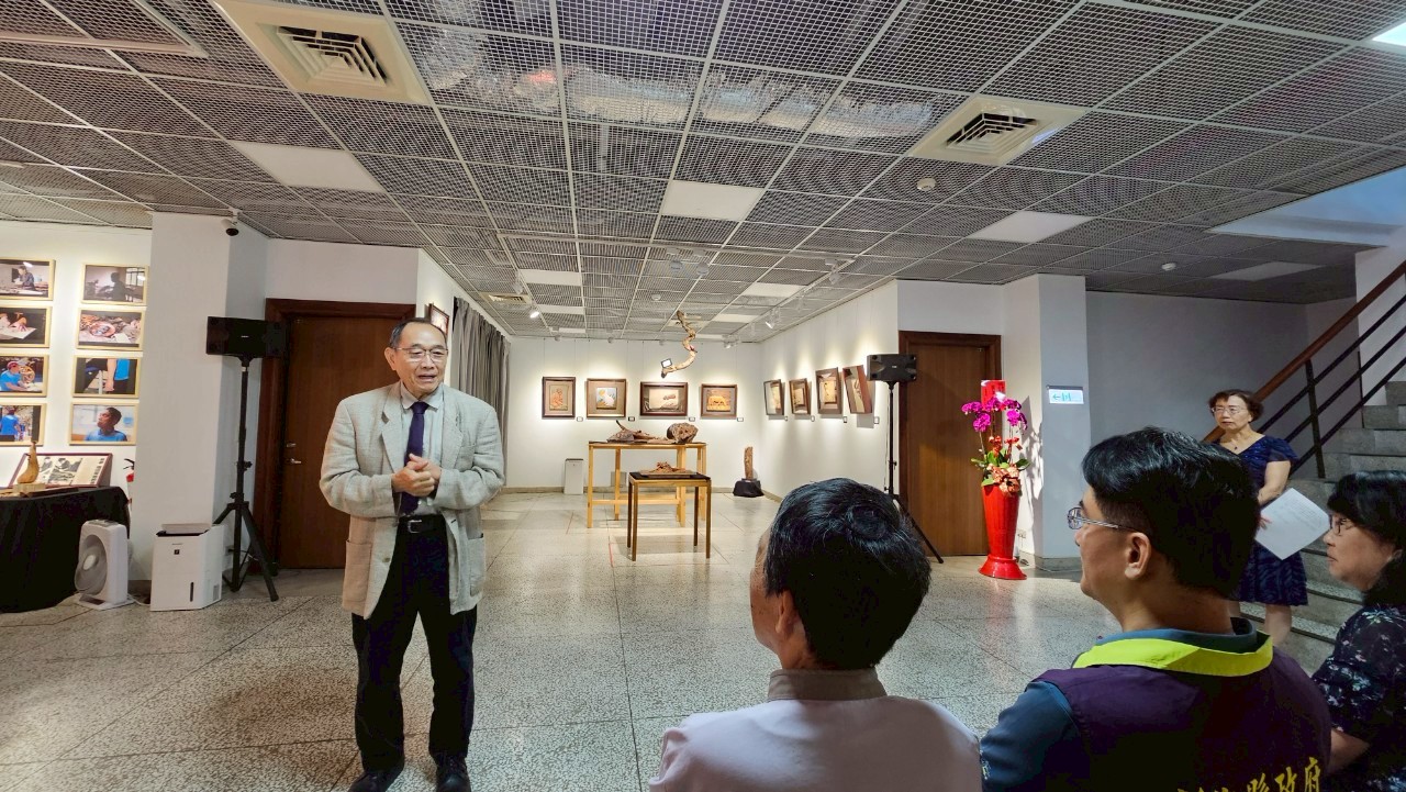 黃媽慶木雕六十 - 生物造型創作+乙巳年生活影像紀錄