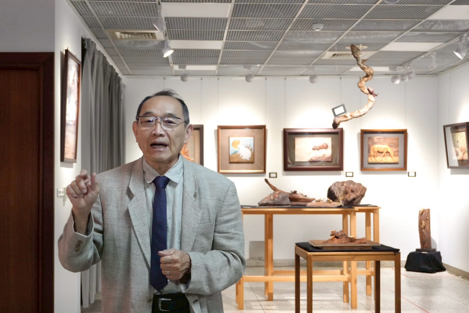 黃媽慶木雕六十 - 生物造型創作+乙巳年生活影像紀錄