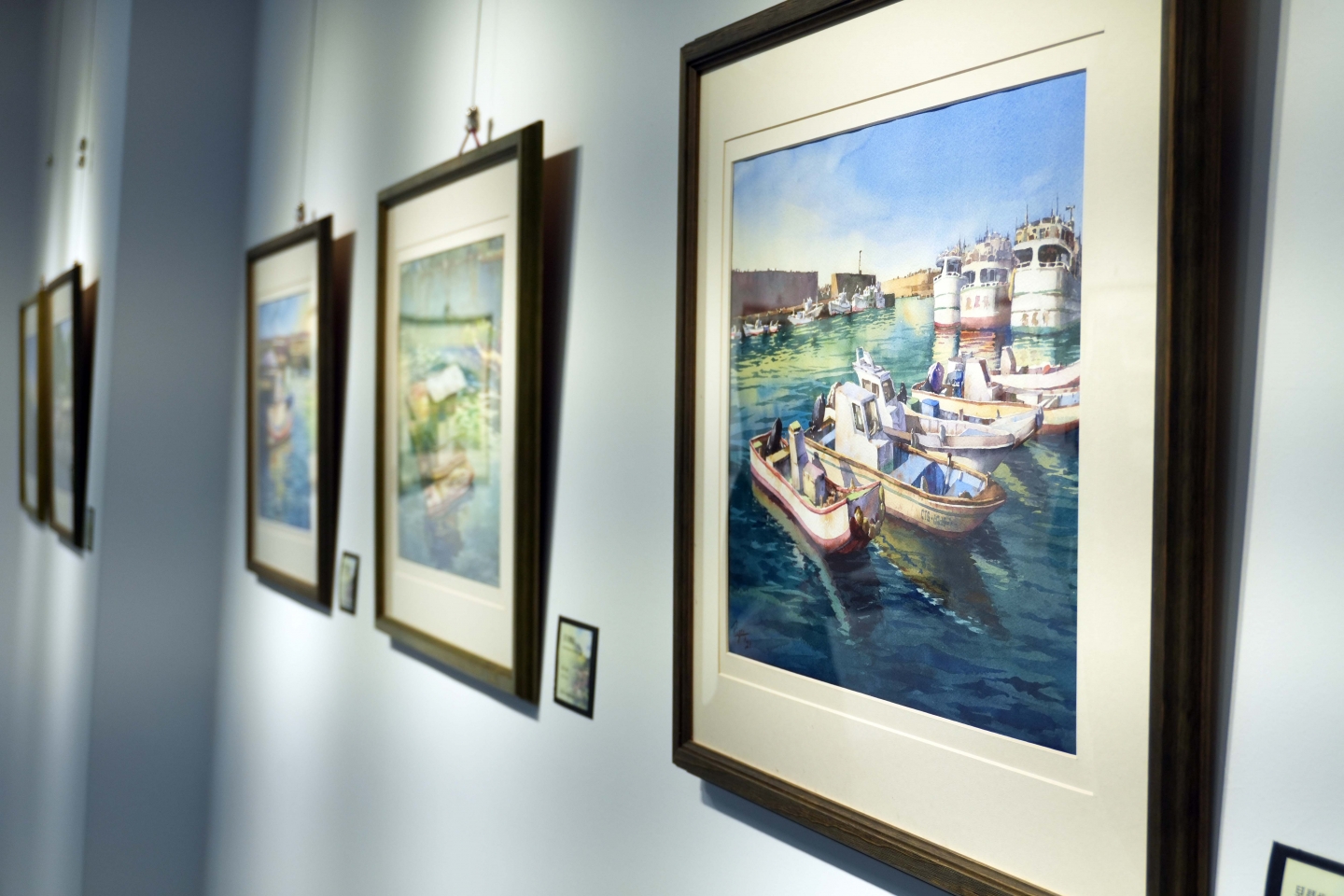國聲電台 三五藝廊07回展《悠行漫步》曾培育風景水彩個展