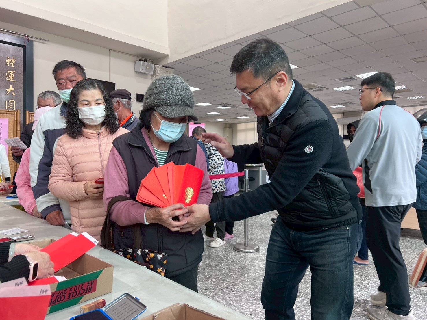 「鹿港鎮寒冬送愛．溫馨關懷」活動