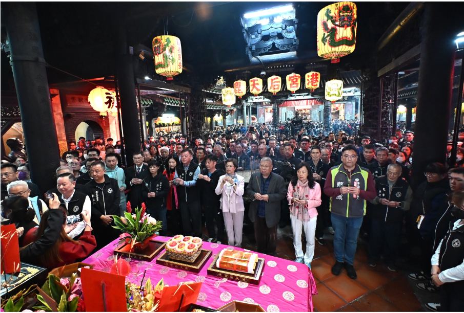 除夕夜到廟宇為鄉親祈福 馬躍騰達迎新年 走春首選在彰化