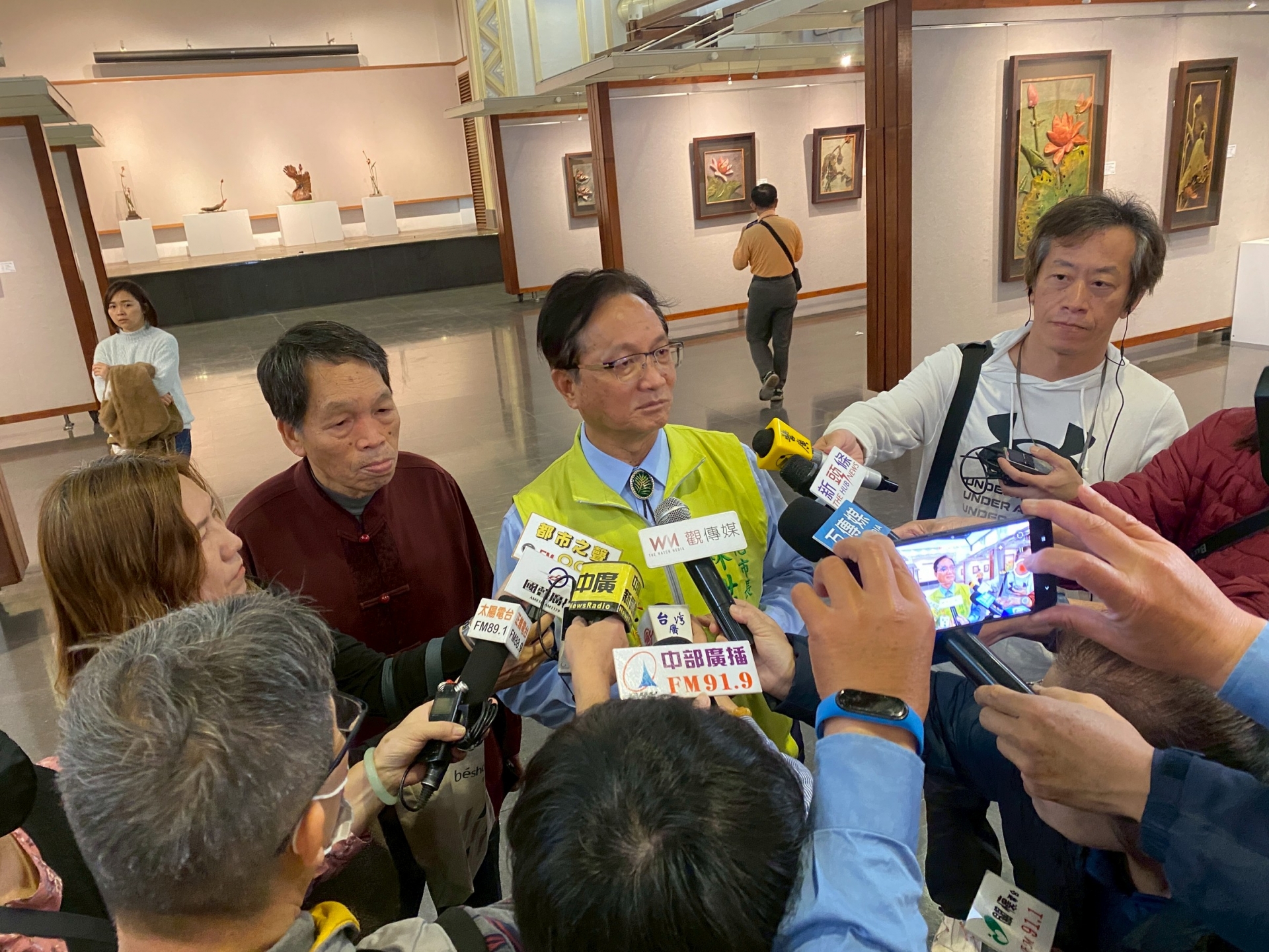 花深忘卻來時路~黃媽慶木雕展隆重開幕